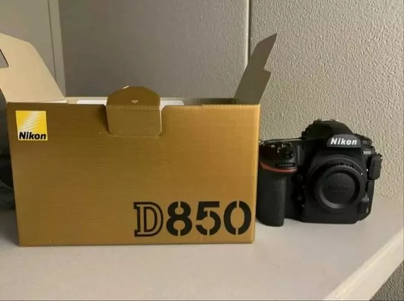 Nikon D850 DSLR Camera/Sony a7R V Mirrorless Camera 2